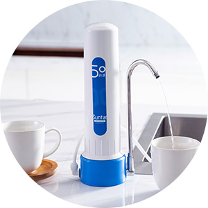 凈水機(jī)，有的凈水機(jī)使用的是黑金膜（石墨烯膜），有的是陶瓷膜供用戶(hù)選擇。